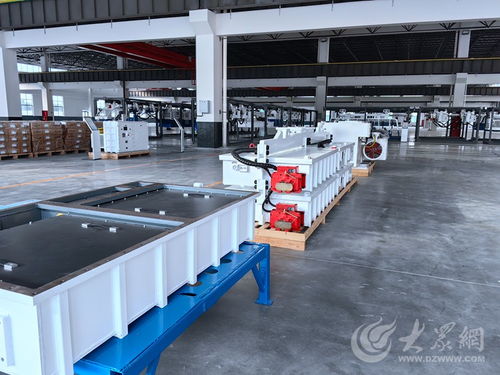 組圖 柴油變鋰電 礦用鋰電池單軌吊機車棗莊下線